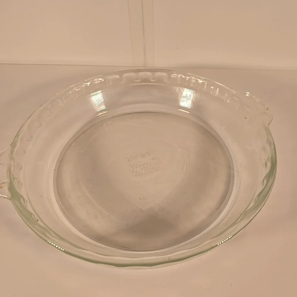 Handled Fluted Pyrex‎ Glass Pie Plate #229 9.5